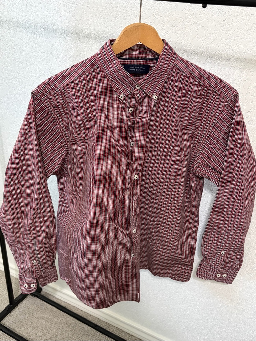 Roundtree & Yorke Red Plaid Button-Down Shirt